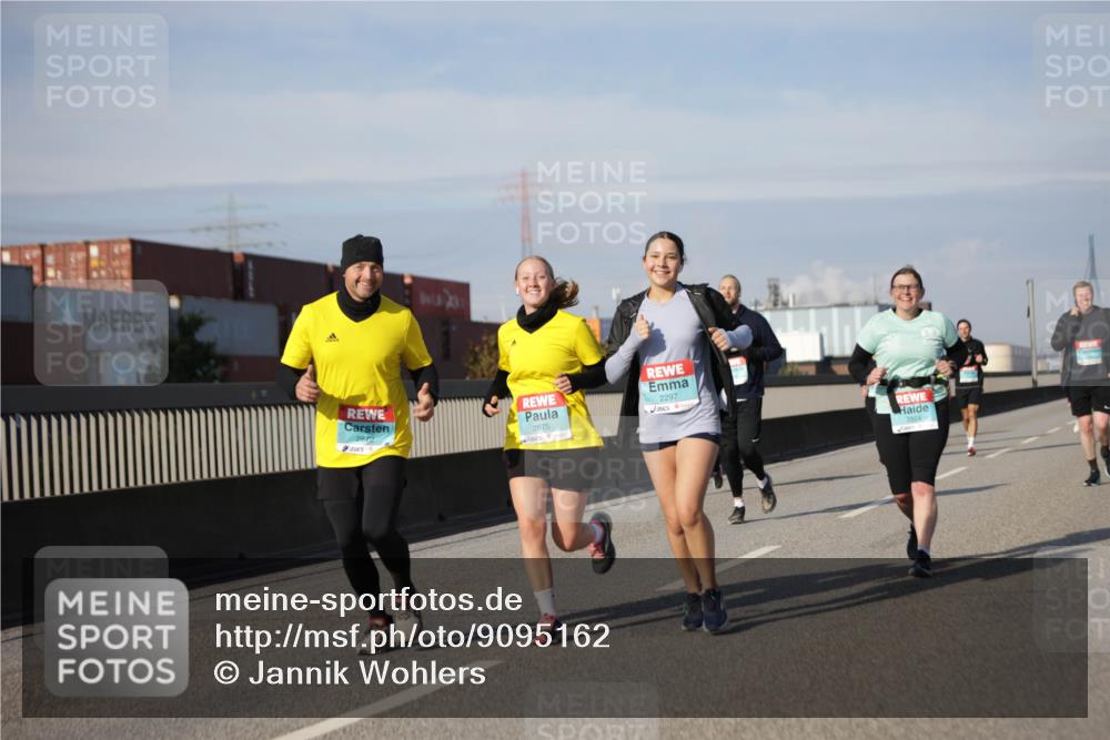 03.10.2025 - Köhlbrandbrückenlauf Jannik Wohlers http://msf.ph/oto/9095162 03.10.2025 10:13:15 Position 3 2872, 2297, 2875, 2924 meine-sportfotos.de