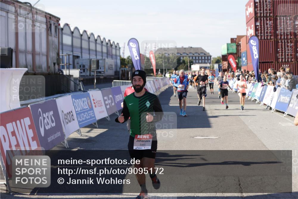 03.10.2025 - Köhlbrandbrückenlauf Jannik Wohlers http://msf.ph/oto/9095172 03.10.2025 13:20:49 Ziel 4476, 4646, 4709, 4915, 4916, 5006, 5084, 5480, 5488, 5774, 5918, 5920, 6703 meine-sportfotos.de