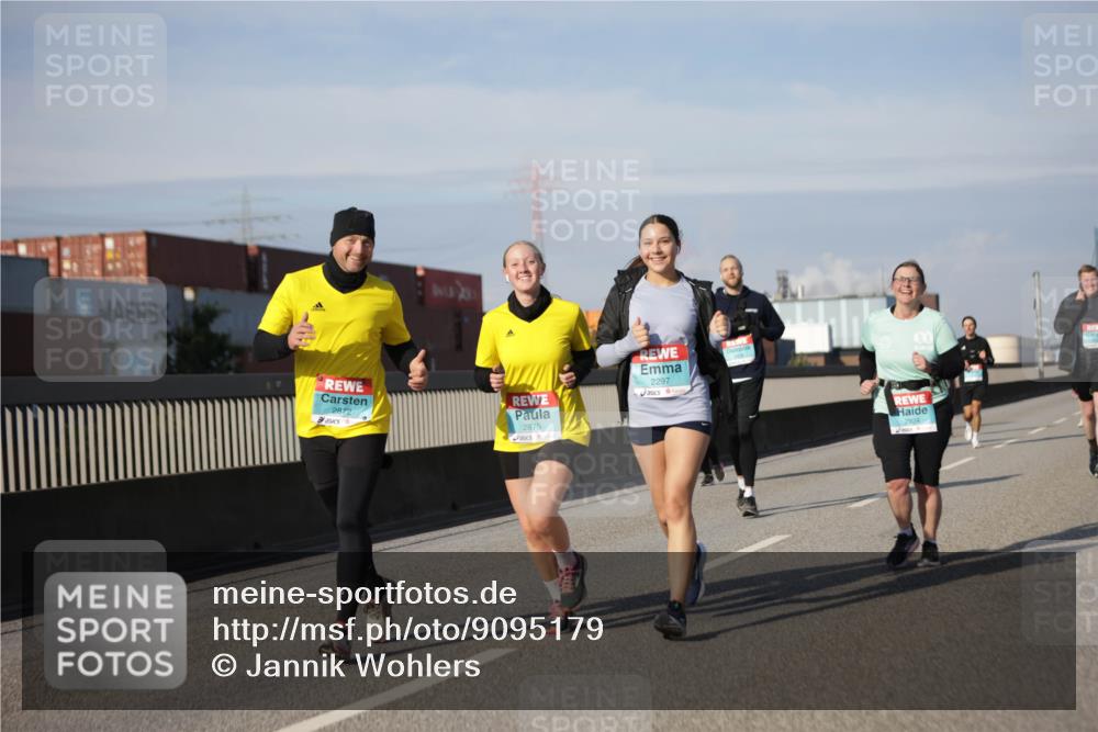 03.10.2025 - Köhlbrandbrückenlauf Jannik Wohlers http://msf.ph/oto/9095179 03.10.2025 10:13:16 Position 3 2872, 2875, 2297, 2924 meine-sportfotos.de