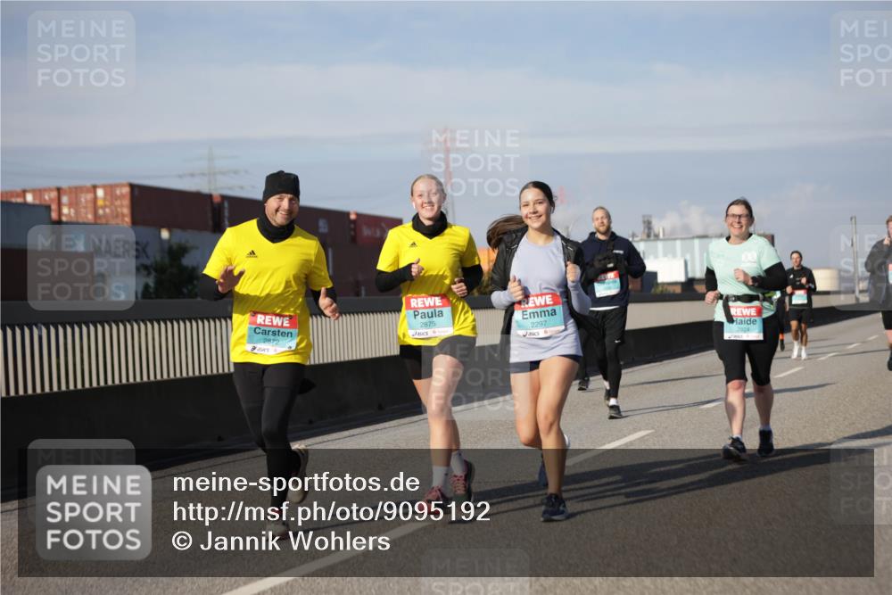 03.10.2025 - Köhlbrandbrückenlauf Jannik Wohlers http://msf.ph/oto/9095192 03.10.2025 10:13:16 Position 3 2872, 2875, 2297, 2924 meine-sportfotos.de