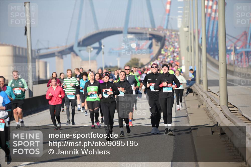 03.10.2025 - Köhlbrandbrückenlauf Jannik Wohlers http://msf.ph/oto/9095195 03.10.2025 10:03:49 Position 3  meine-sportfotos.de