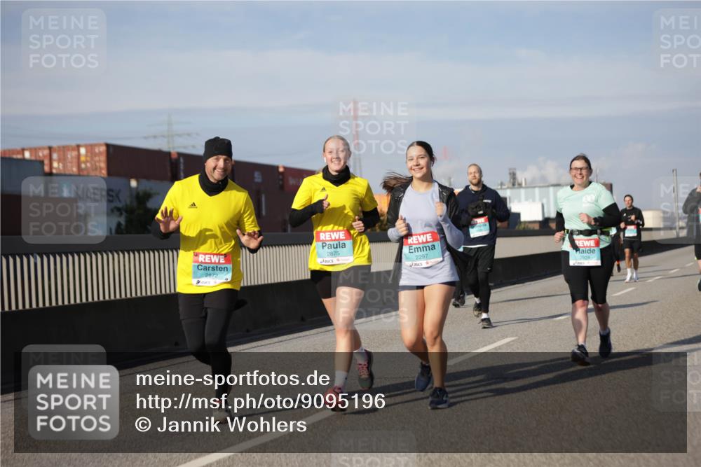03.10.2025 - Köhlbrandbrückenlauf Jannik Wohlers http://msf.ph/oto/9095196 03.10.2025 10:13:16 Position 3 2872, 2875, 2297, 2924 meine-sportfotos.de