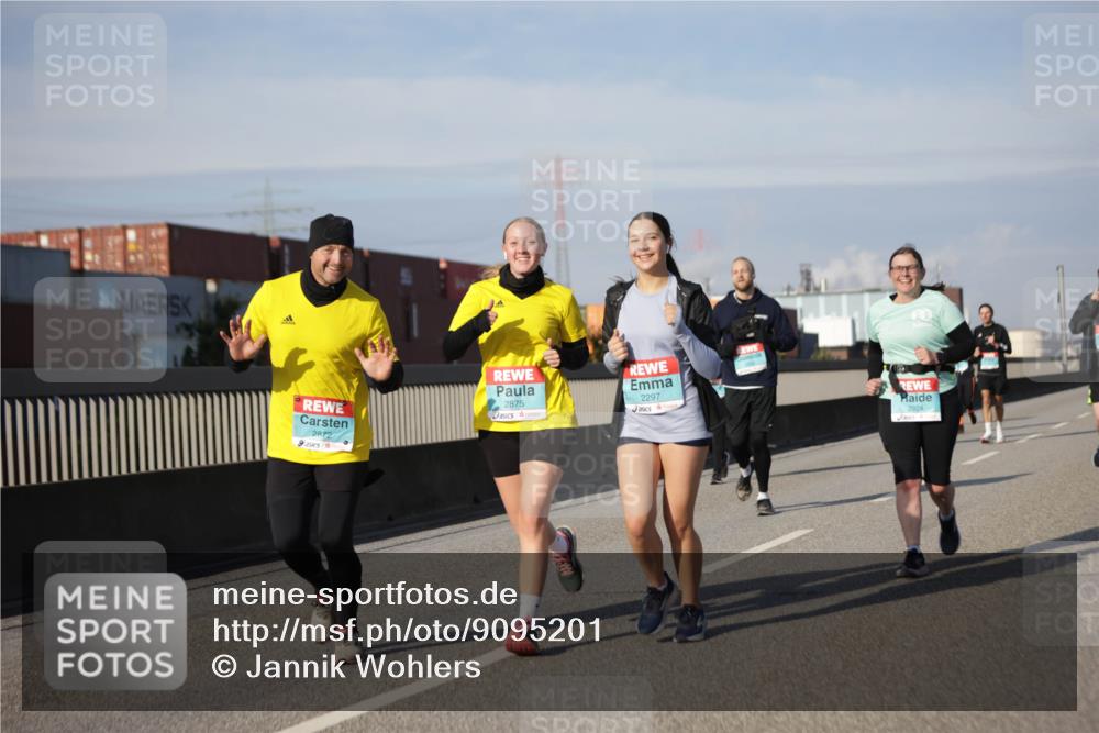 03.10.2025 - Köhlbrandbrückenlauf Jannik Wohlers http://msf.ph/oto/9095201 03.10.2025 10:13:16 Position 3 2872, 2875, 2297, 2924 meine-sportfotos.de