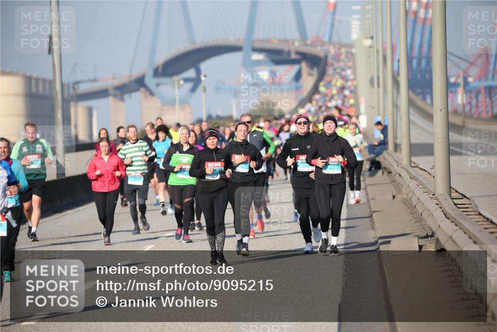 03.10.2025 - Köhlbrandbrückenlauf Jannik Wohlers http://msf.ph/oto/9095215 03.10.2025 10:03:49 Position 3 2617 meine-sportfotos.de