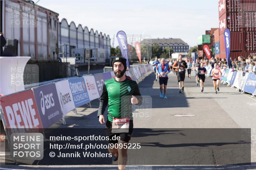 03.10.2025 - Köhlbrandbrückenlauf Jannik Wohlers http://msf.ph/oto/9095225 03.10.2025 13:20:50 Ziel 4476, 4646, 4709, 4915, 4916, 5006, 5084, 5169, 5480, 5488, 5774, 5918, 5920, 6703 meine-sportfotos.de