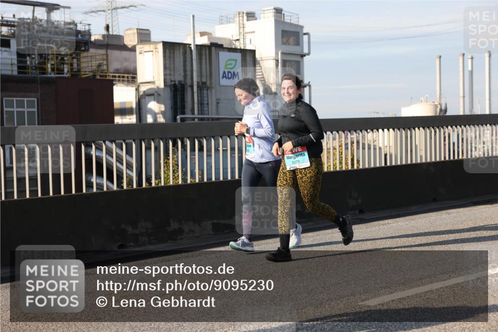 03.10.2025 - Köhlbrandbrückenlauf Lena Gebhardt http://msf.ph/oto/9095230 03.10.2025 10:09:37 Position 2 2379 meine-sportfotos.de