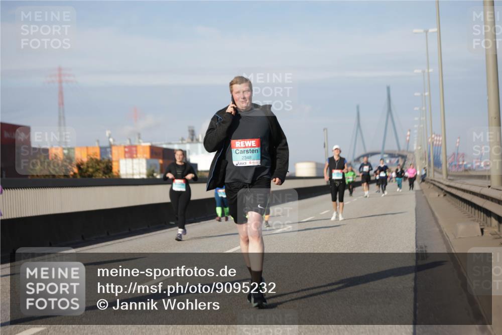 03.10.2025 - Köhlbrandbrückenlauf Jannik Wohlers http://msf.ph/oto/9095232 03.10.2025 10:13:19 Position 3 2348 meine-sportfotos.de