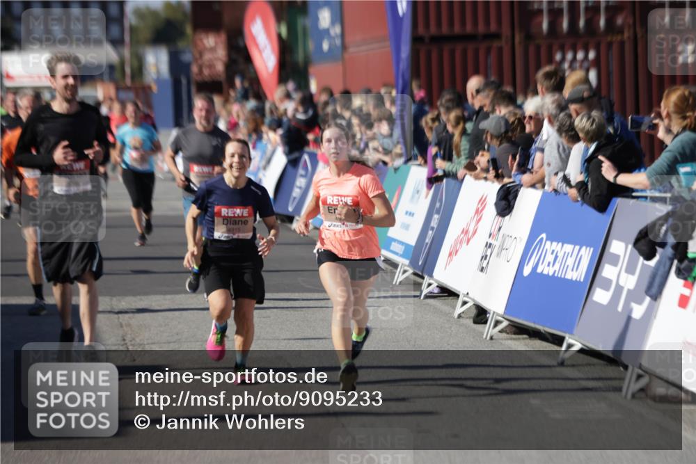 03.10.2025 - Köhlbrandbrückenlauf Jannik Wohlers http://msf.ph/oto/9095233 03.10.2025 13:20:51 Ziel 4476, 4646, 4709, 4915, 4916, 5006, 5084, 5130, 5169, 5480, 5488, 5501, 5774, 5918, 5920, 6703, 6780 meine-sportfotos.de
