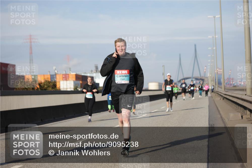 03.10.2025 - Köhlbrandbrückenlauf Jannik Wohlers http://msf.ph/oto/9095238 03.10.2025 10:13:19 Position 3 2348 meine-sportfotos.de