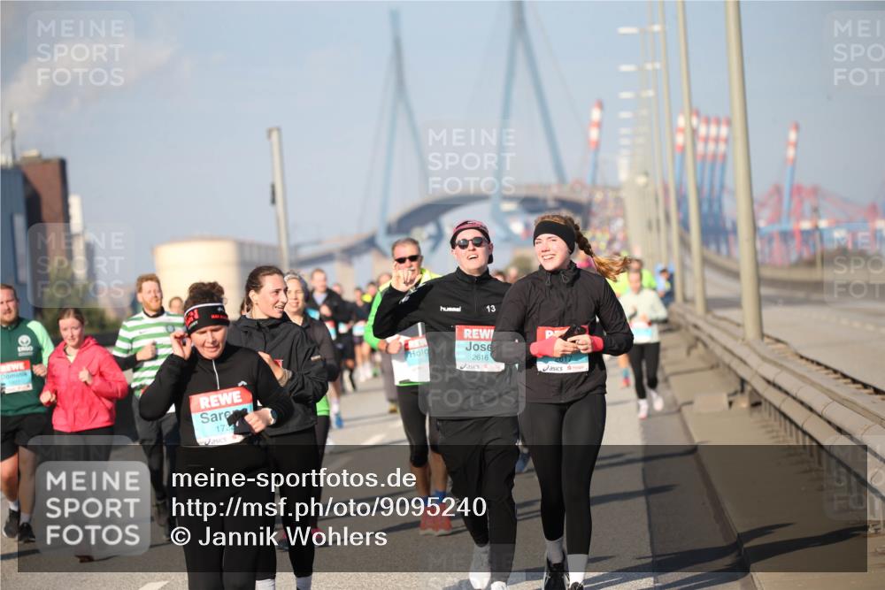 03.10.2025 - Köhlbrandbrückenlauf Jannik Wohlers http://msf.ph/oto/9095240 03.10.2025 10:04:00 Position 3 172, 13, 2616 meine-sportfotos.de