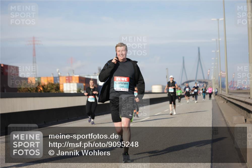 03.10.2025 - Köhlbrandbrückenlauf Jannik Wohlers http://msf.ph/oto/9095248 03.10.2025 10:13:19 Position 3 2348 meine-sportfotos.de