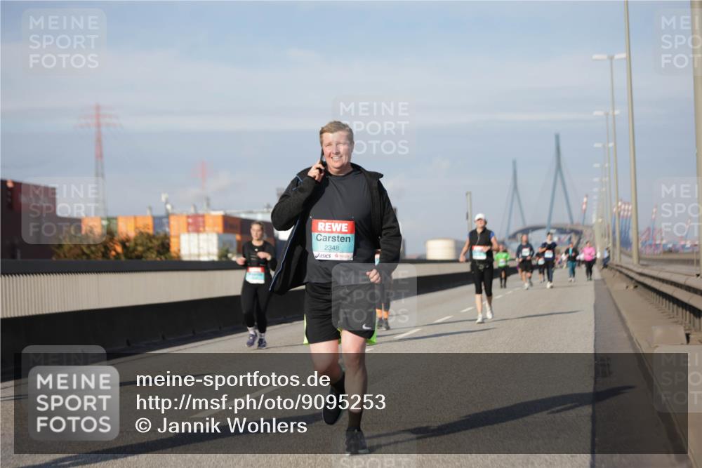 03.10.2025 - Köhlbrandbrückenlauf Jannik Wohlers http://msf.ph/oto/9095253 03.10.2025 10:13:19 Position 3 2348 meine-sportfotos.de