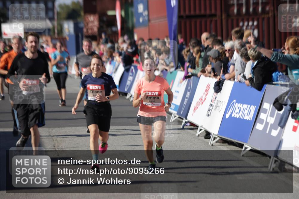 03.10.2025 - Köhlbrandbrückenlauf Jannik Wohlers http://msf.ph/oto/9095266 03.10.2025 13:20:51 Ziel 4476, 4646, 4709, 4915, 4916, 5006, 5084, 5130, 5169, 5480, 5488, 5501, 5774, 5918, 5920, 6703, 6780 meine-sportfotos.de