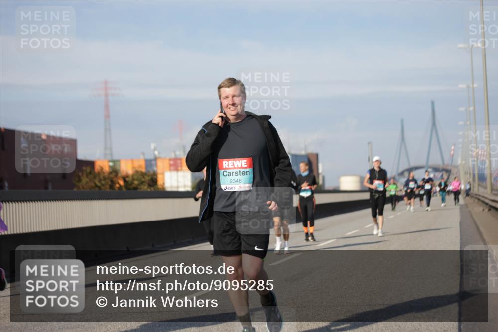 03.10.2025 - Köhlbrandbrückenlauf Jannik Wohlers http://msf.ph/oto/9095285 03.10.2025 10:13:20 Position 3 2348 meine-sportfotos.de