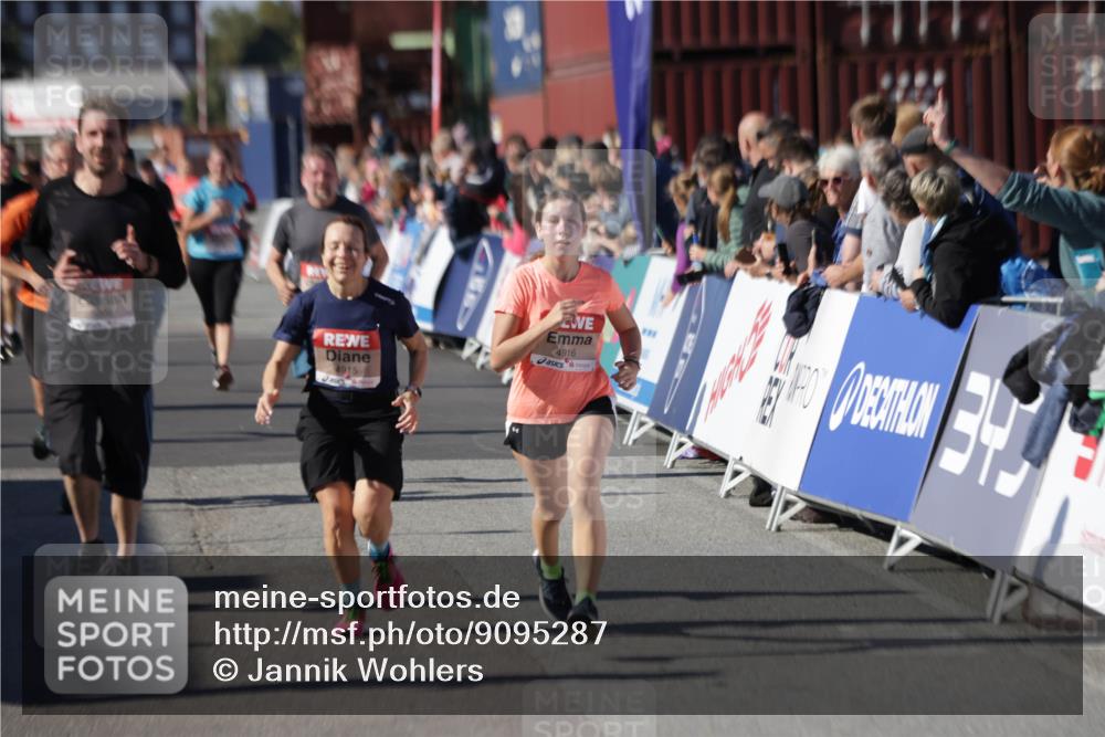 03.10.2025 - Köhlbrandbrückenlauf Jannik Wohlers http://msf.ph/oto/9095287 03.10.2025 13:20:51 Ziel 4476, 4646, 4709, 4915, 4916, 5006, 5084, 5130, 5169, 5480, 5488, 5501, 5774, 5918, 5920, 6703, 6780 meine-sportfotos.de