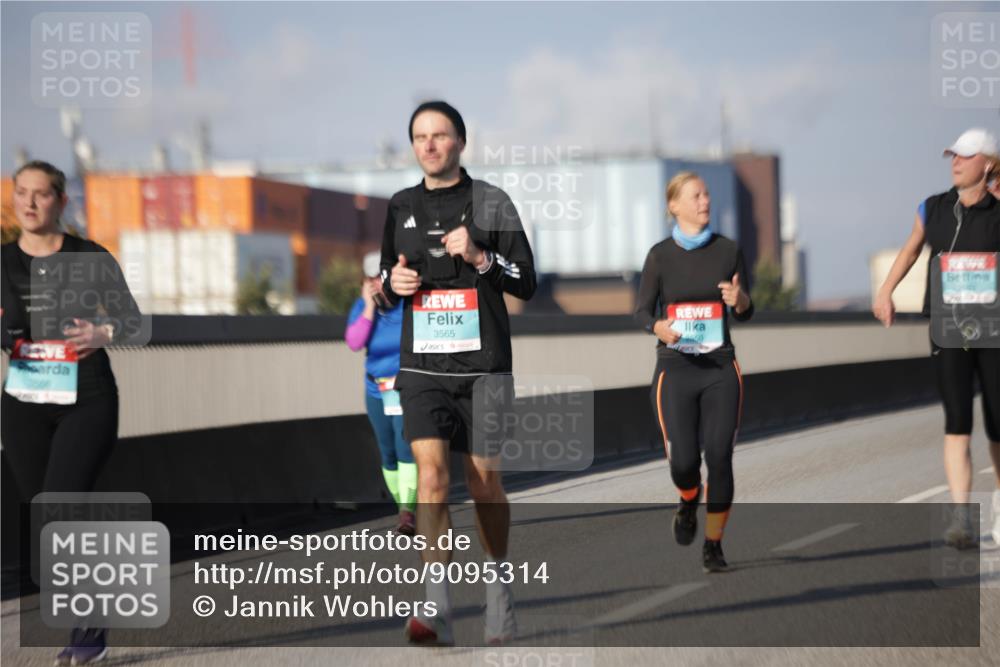 03.10.2025 - Köhlbrandbrückenlauf Jannik Wohlers http://msf.ph/oto/9095314 03.10.2025 10:13:21 Position 3 3565, 2550 meine-sportfotos.de