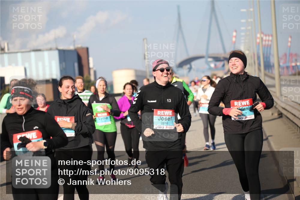 03.10.2025 - Köhlbrandbrückenlauf Jannik Wohlers http://msf.ph/oto/9095318 03.10.2025 10:04:03 Position 3 92, 13, 2616, 17 meine-sportfotos.de
