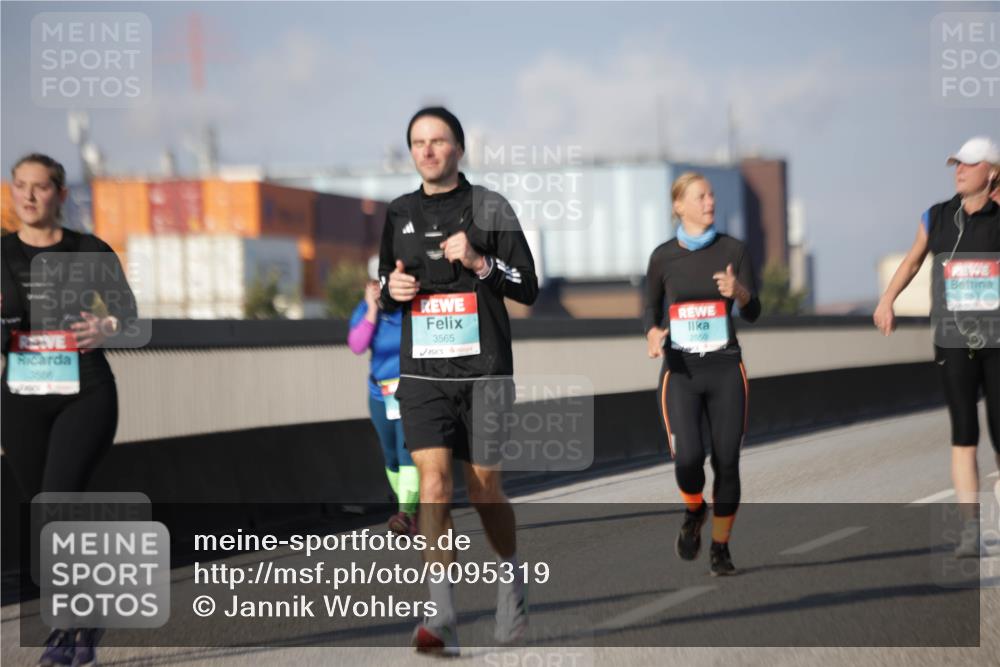 03.10.2025 - Köhlbrandbrückenlauf Jannik Wohlers http://msf.ph/oto/9095319 03.10.2025 10:13:21 Position 3 3586, 3565, 2550 meine-sportfotos.de