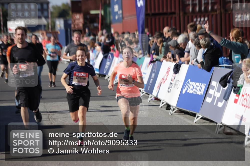 03.10.2025 - Köhlbrandbrückenlauf Jannik Wohlers http://msf.ph/oto/9095333 03.10.2025 13:20:51 Ziel 4476, 4646, 4709, 4915, 4916, 5006, 5084, 5130, 5169, 5480, 5488, 5501, 5774, 5918, 5920, 6703, 6780 meine-sportfotos.de