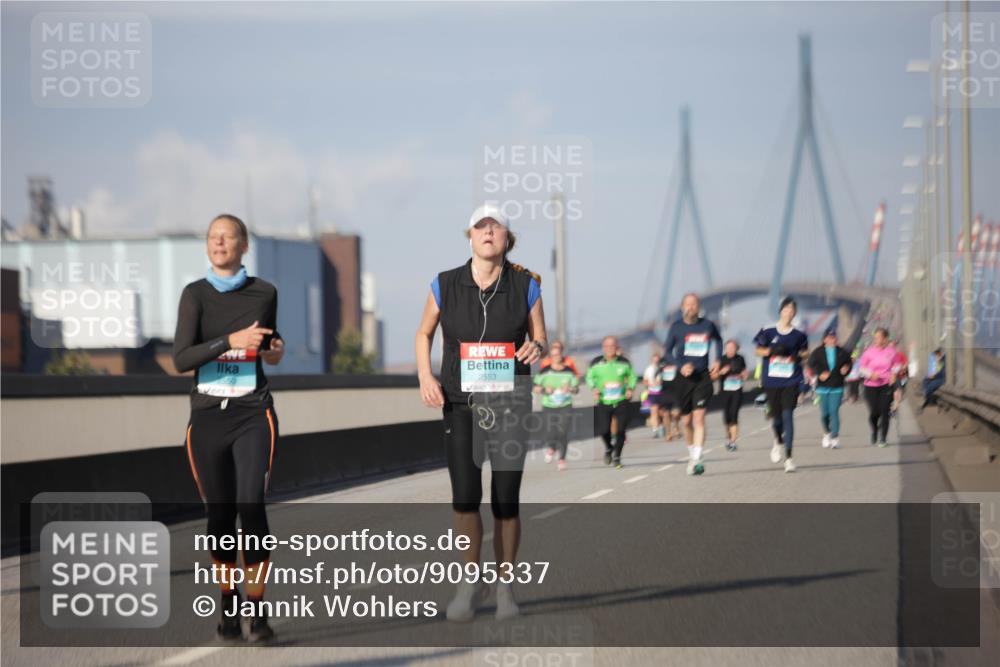 03.10.2025 - Köhlbrandbrückenlauf Jannik Wohlers http://msf.ph/oto/9095337 03.10.2025 10:13:23 Position 3 550, 2553 meine-sportfotos.de