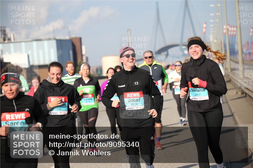 03.10.2025 - Köhlbrandbrückenlauf Jannik Wohlers http://msf.ph/oto/9095340 03.10.2025 10:04:03 Position 3 1223, 1992, 13, 2616, 2617 meine-sportfotos.de