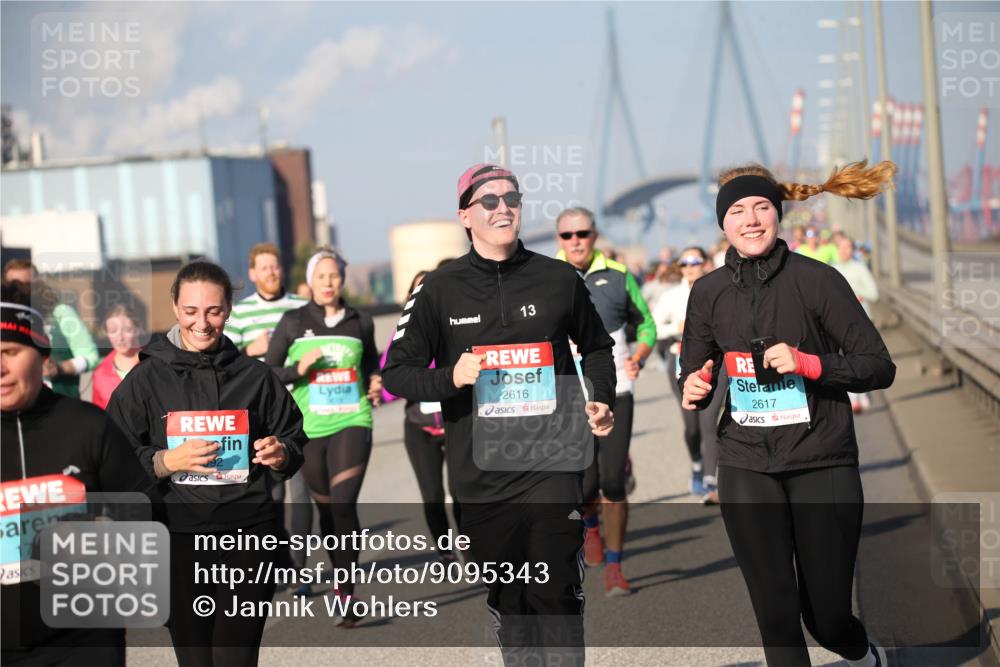 03.10.2025 - Köhlbrandbrückenlauf Jannik Wohlers http://msf.ph/oto/9095343 03.10.2025 10:04:04 Position 3 92, 13, 2616, 2617 meine-sportfotos.de
