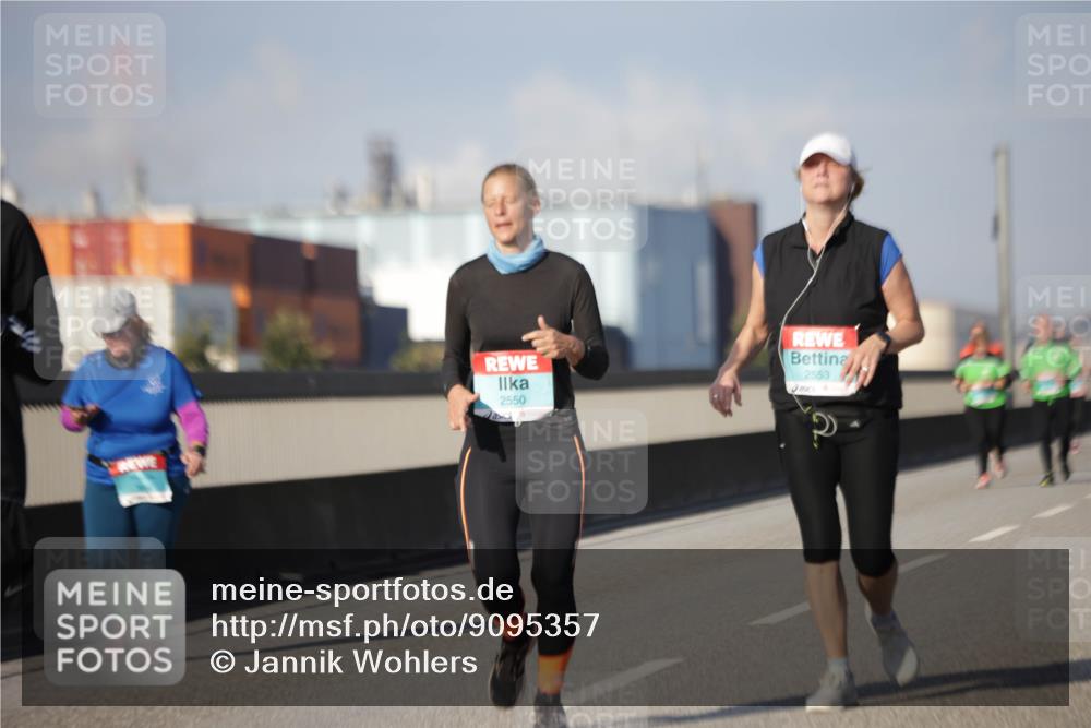 03.10.2025 - Köhlbrandbrückenlauf Jannik Wohlers http://msf.ph/oto/9095357 03.10.2025 10:13:24 Position 3 2550, 2553 meine-sportfotos.de
