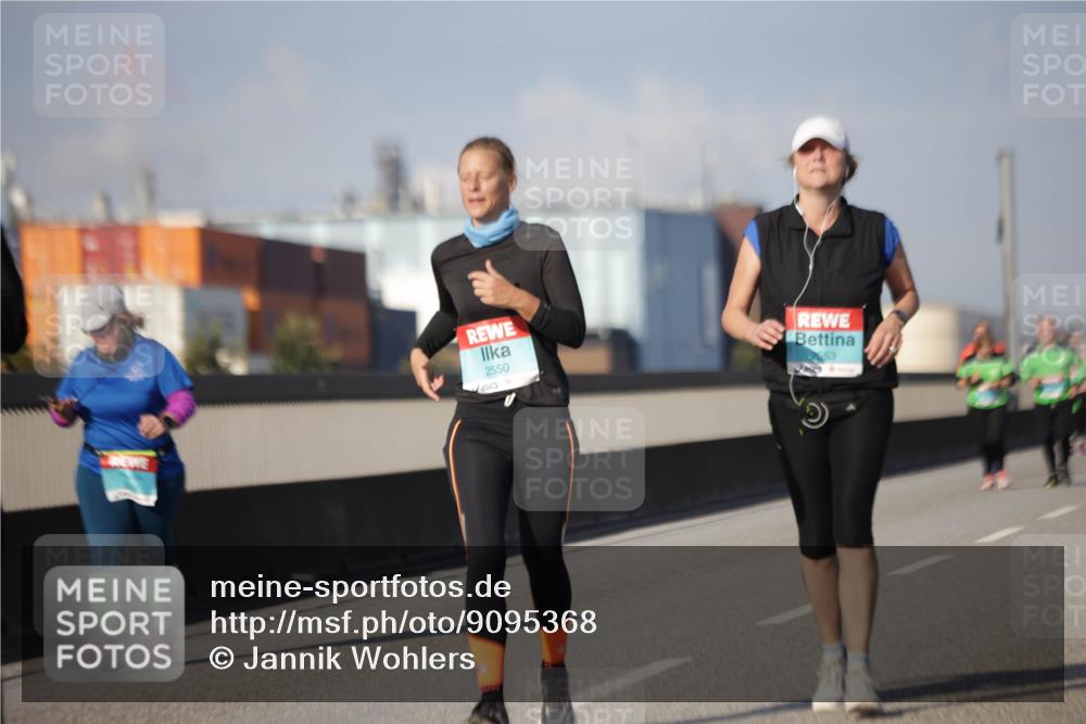 03.10.2025 - Köhlbrandbrückenlauf Jannik Wohlers http://msf.ph/oto/9095368 03.10.2025 10:13:24 Position 3 2550, 2653 meine-sportfotos.de