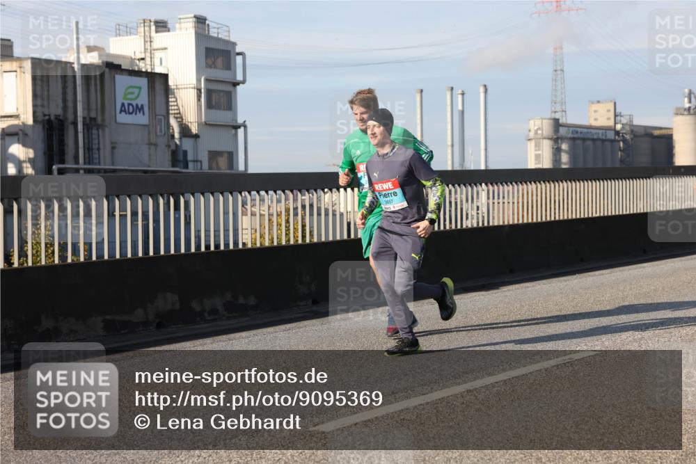 03.10.2025 - Köhlbrandbrückenlauf Lena Gebhardt http://msf.ph/oto/9095369 03.10.2025 10:09:42 Position 2 3657 meine-sportfotos.de