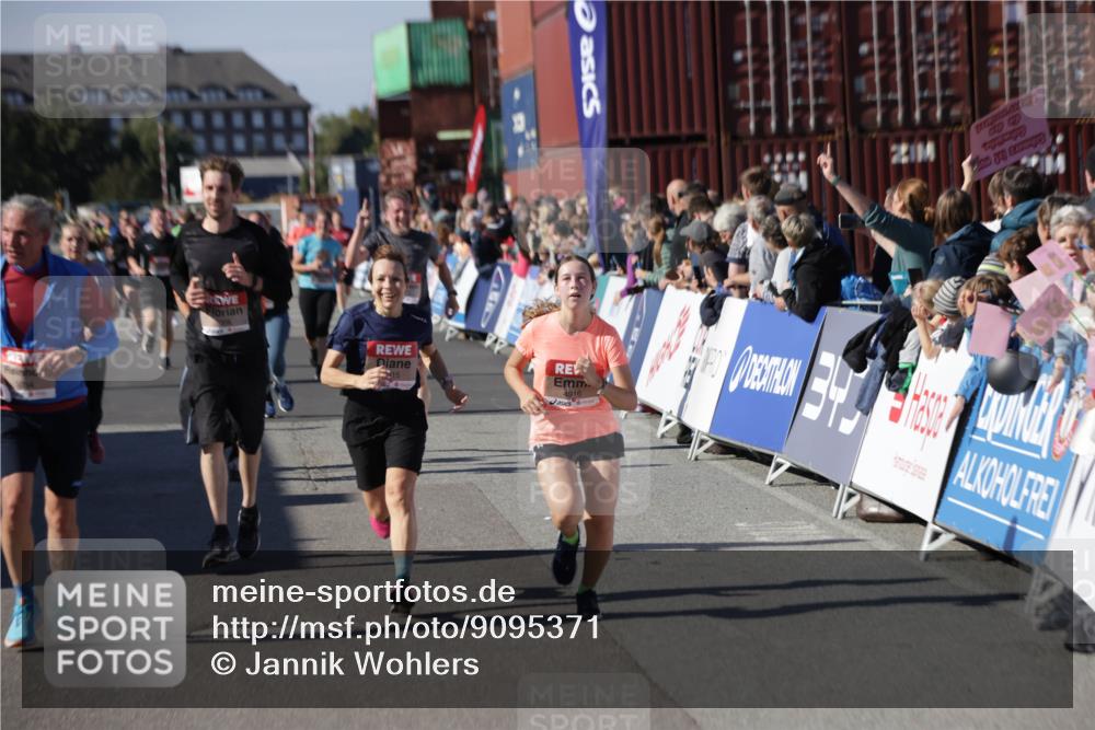 03.10.2025 - Köhlbrandbrückenlauf Jannik Wohlers http://msf.ph/oto/9095371 03.10.2025 13:20:52 Ziel 4646, 4709, 4915, 4916, 5006, 5084, 5130, 5156, 5169, 5377, 5480, 5488, 5501, 5774, 5918, 5920, 6703, 6780 meine-sportfotos.de