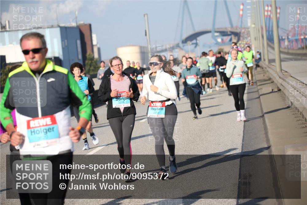 03.10.2025 - Köhlbrandbrückenlauf Jannik Wohlers http://msf.ph/oto/9095372 03.10.2025 10:04:07 Position 3 2218, 2217 meine-sportfotos.de