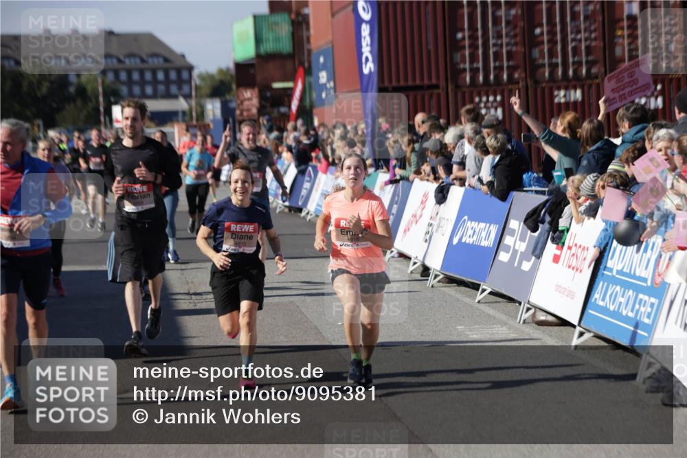 03.10.2025 - Köhlbrandbrückenlauf Jannik Wohlers http://msf.ph/oto/9095381 03.10.2025 13:20:52 Ziel 4646, 4709, 4915, 4916, 5006, 5084, 5130, 5156, 5169, 5377, 5480, 5488, 5501, 5774, 5918, 5920, 6703, 6780 meine-sportfotos.de
