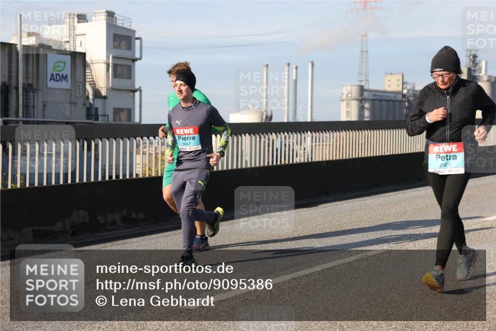 03.10.2025 - Köhlbrandbrückenlauf Lena Gebhardt http://msf.ph/oto/9095386 03.10.2025 10:09:42 Position 2 3657, 2900 meine-sportfotos.de