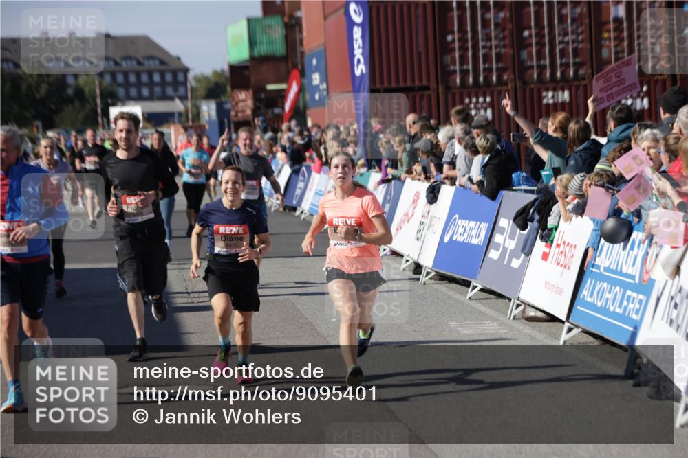03.10.2025 - Köhlbrandbrückenlauf Jannik Wohlers http://msf.ph/oto/9095401 03.10.2025 13:20:52 Ziel 4646, 4709, 4915, 4916, 5006, 5084, 5130, 5156, 5169, 5377, 5480, 5488, 5501, 5774, 5918, 5920, 6703, 6780 meine-sportfotos.de