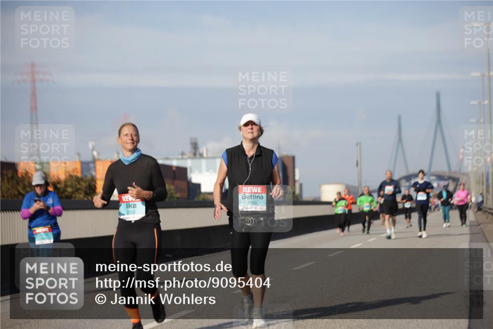 03.10.2025 - Köhlbrandbrückenlauf Jannik Wohlers http://msf.ph/oto/9095404 03.10.2025 10:13:25 Position 3 2550, 2553 meine-sportfotos.de