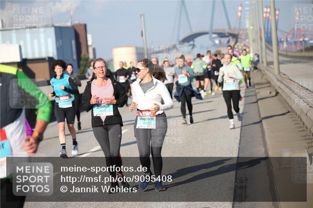 03.10.2025 - Köhlbrandbrückenlauf Jannik Wohlers http://msf.ph/oto/9095408 03.10.2025 10:04:08 Position 3 2218, 2217 meine-sportfotos.de