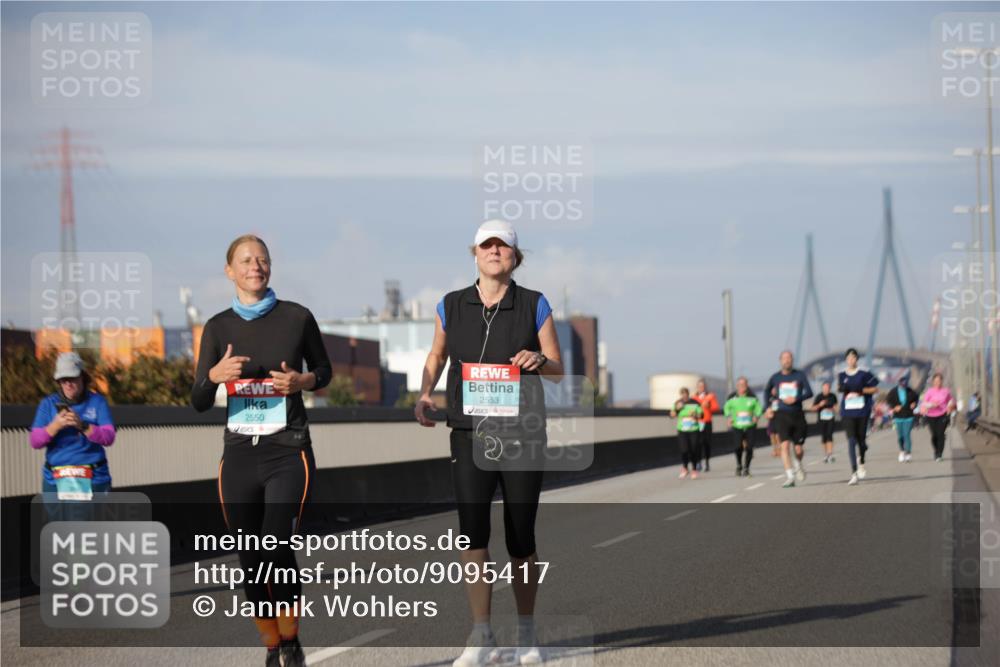 03.10.2025 - Köhlbrandbrückenlauf Jannik Wohlers http://msf.ph/oto/9095417 03.10.2025 10:13:26 Position 3 2550, 2553 meine-sportfotos.de