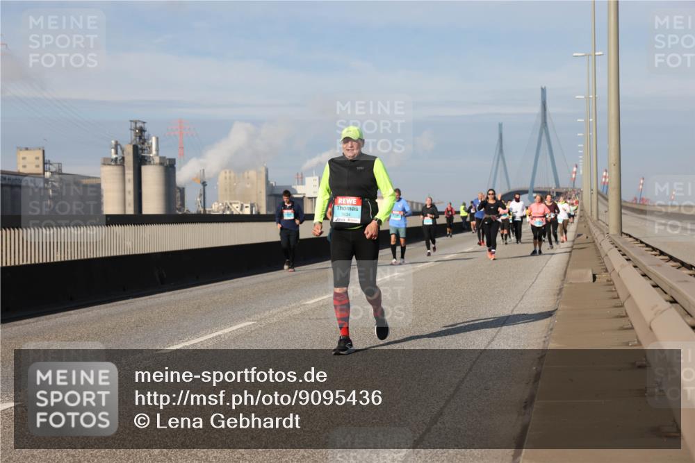03.10.2025 - Köhlbrandbrückenlauf Lena Gebhardt http://msf.ph/oto/9095436 03.10.2025 10:09:44 Position 2 3634 meine-sportfotos.de