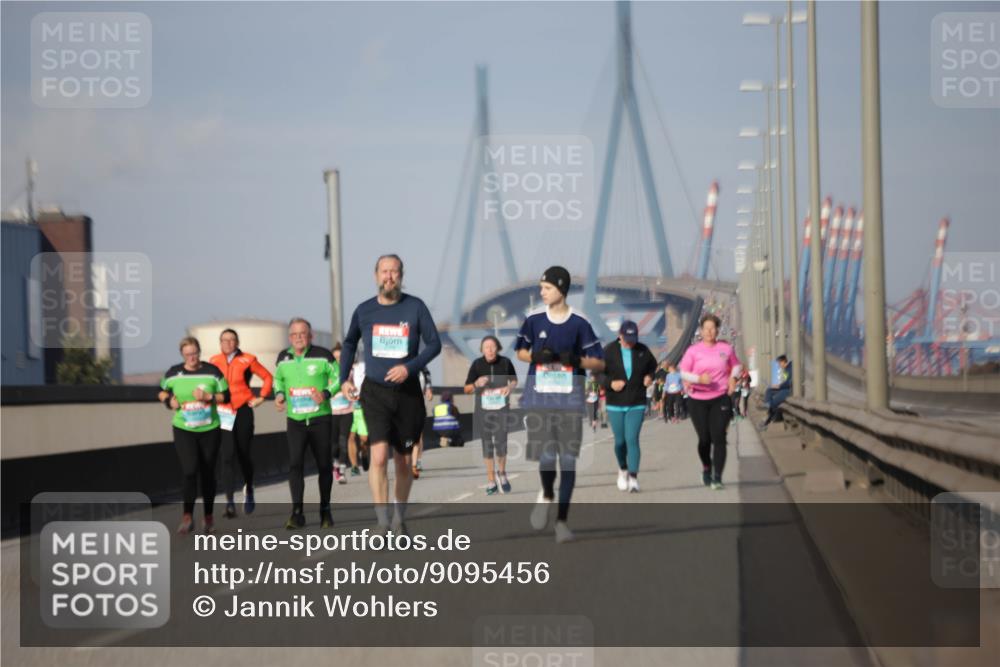 03.10.2025 - Köhlbrandbrückenlauf Jannik Wohlers http://msf.ph/oto/9095456 03.10.2025 10:13:28 Position 3  meine-sportfotos.de