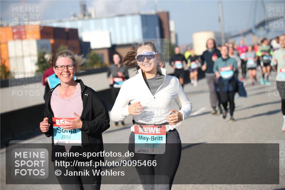 03.10.2025 - Köhlbrandbrückenlauf Jannik Wohlers http://msf.ph/oto/9095466 03.10.2025 10:04:11 Position 3 2218, 2217 meine-sportfotos.de