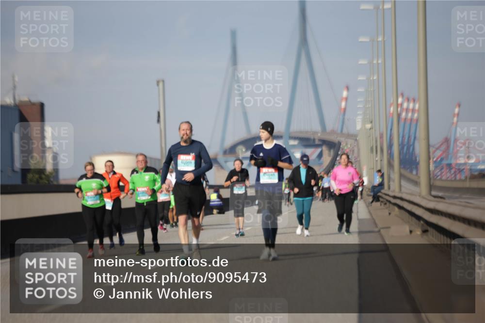 03.10.2025 - Köhlbrandbrückenlauf Jannik Wohlers http://msf.ph/oto/9095473 03.10.2025 10:13:28 Position 3  meine-sportfotos.de