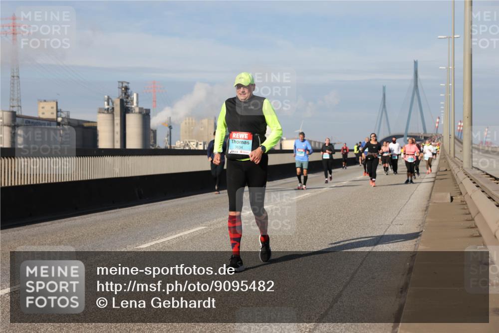 03.10.2025 - Köhlbrandbrückenlauf Lena Gebhardt http://msf.ph/oto/9095482 03.10.2025 10:09:45 Position 2  meine-sportfotos.de