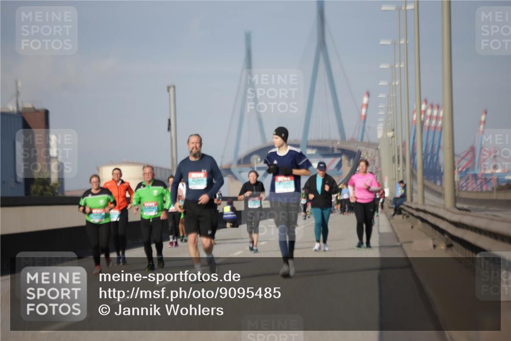 03.10.2025 - Köhlbrandbrückenlauf Jannik Wohlers http://msf.ph/oto/9095485 03.10.2025 10:13:28 Position 3  meine-sportfotos.de