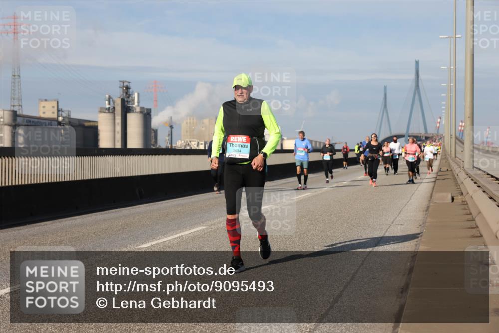 03.10.2025 - Köhlbrandbrückenlauf Lena Gebhardt http://msf.ph/oto/9095493 03.10.2025 10:09:45 Position 2  meine-sportfotos.de