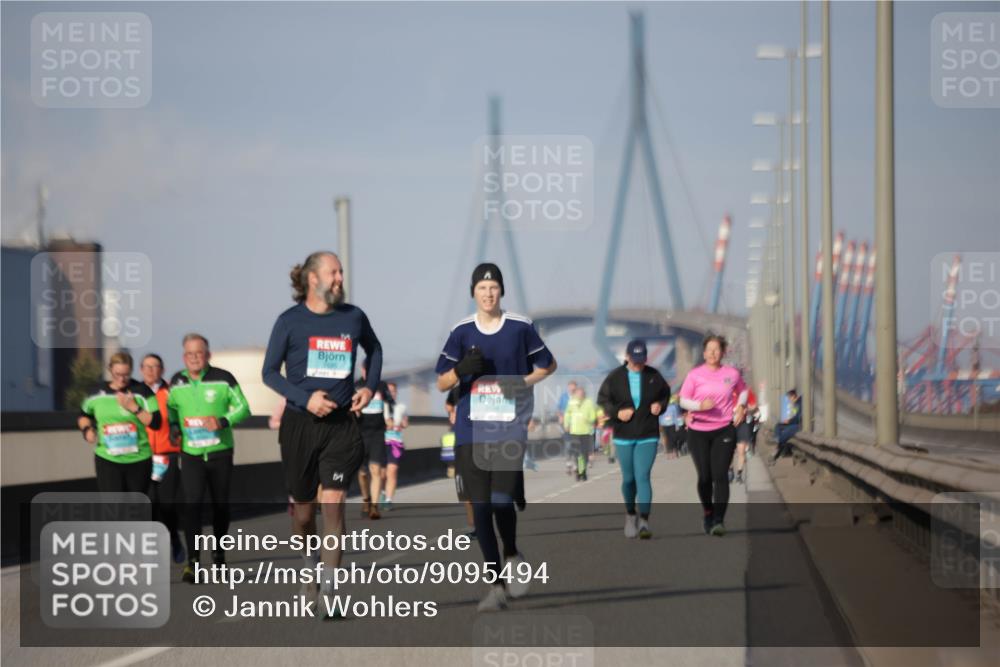 03.10.2025 - Köhlbrandbrückenlauf Jannik Wohlers http://msf.ph/oto/9095494 03.10.2025 10:13:31 Position 3  meine-sportfotos.de