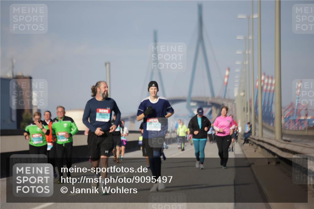 03.10.2025 - Köhlbrandbrückenlauf Jannik Wohlers http://msf.ph/oto/9095497 03.10.2025 10:13:31 Position 3  meine-sportfotos.de