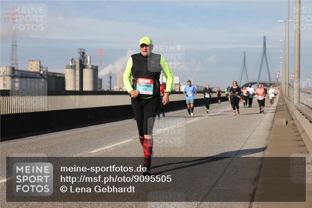 03.10.2025 - Köhlbrandbrückenlauf Lena Gebhardt http://msf.ph/oto/9095505 03.10.2025 10:09:46 Position 2  meine-sportfotos.de