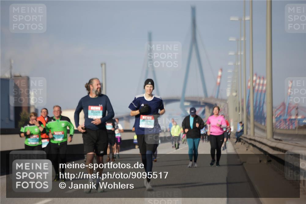 03.10.2025 - Köhlbrandbrückenlauf Jannik Wohlers http://msf.ph/oto/9095517 03.10.2025 10:13:31 Position 3  meine-sportfotos.de