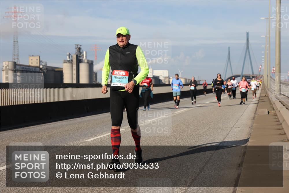 03.10.2025 - Köhlbrandbrückenlauf Lena Gebhardt http://msf.ph/oto/9095533 03.10.2025 10:09:46 Position 2  meine-sportfotos.de