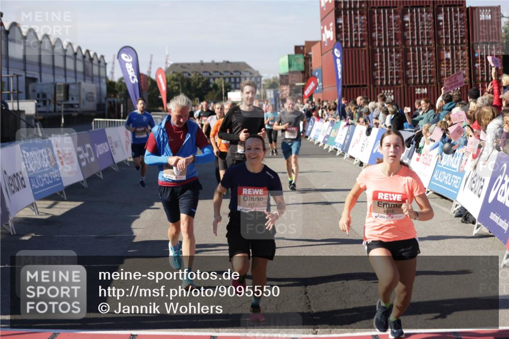 03.10.2025 - Köhlbrandbrückenlauf Jannik Wohlers http://msf.ph/oto/9095550 03.10.2025 13:20:54 Ziel 4646, 4709, 4915, 4916, 5006, 5084, 5130, 5156, 5169, 5377, 5480, 5488, 5501, 5774, 5920, 6703, 6780 meine-sportfotos.de